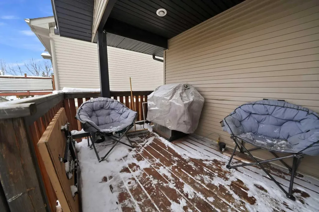 15 Logan Court Sylvan Lake AB T4S 2P4