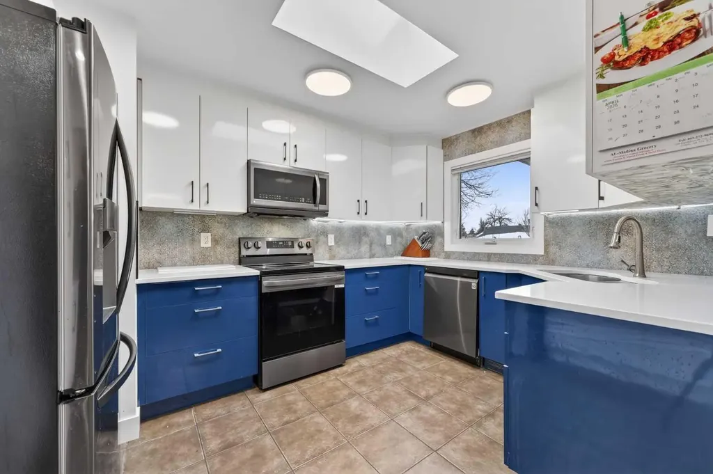 5835 28 Avenue NE Calgary AB T1Y 2E4