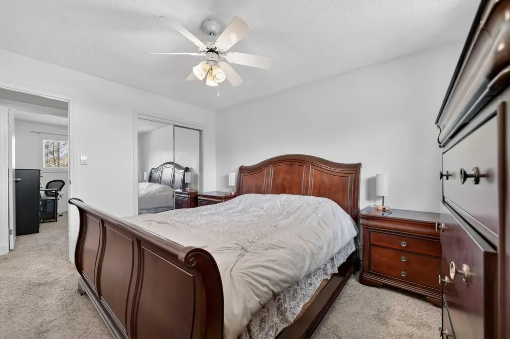 5835 28 Avenue NE Calgary AB T1Y 2E4