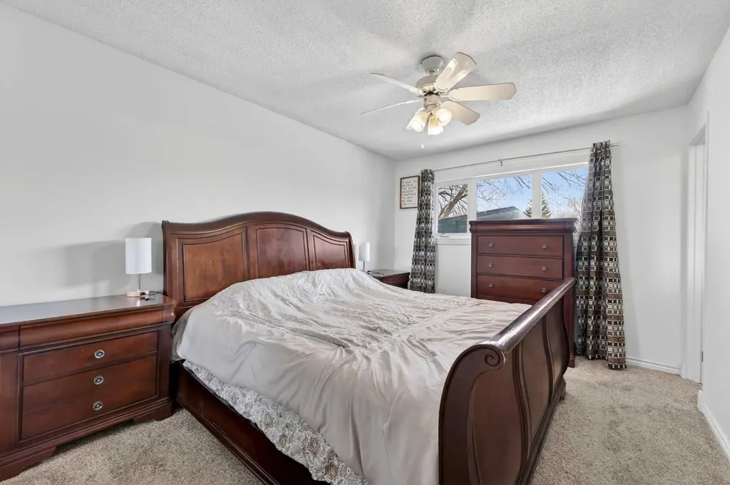 5835 28 Avenue NE Calgary AB T1Y 2E4