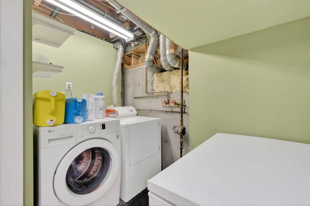 5835 28 Avenue NE Calgary AB T1Y 2E4