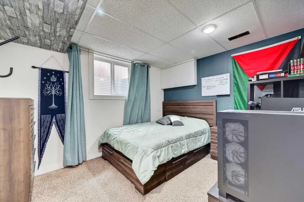 5835 28 Avenue NE Calgary AB T1Y 2E4