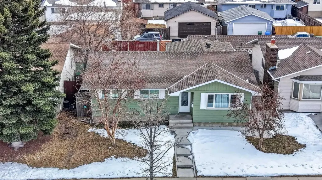 5835 28 Avenue NE Calgary AB T1Y 2E4