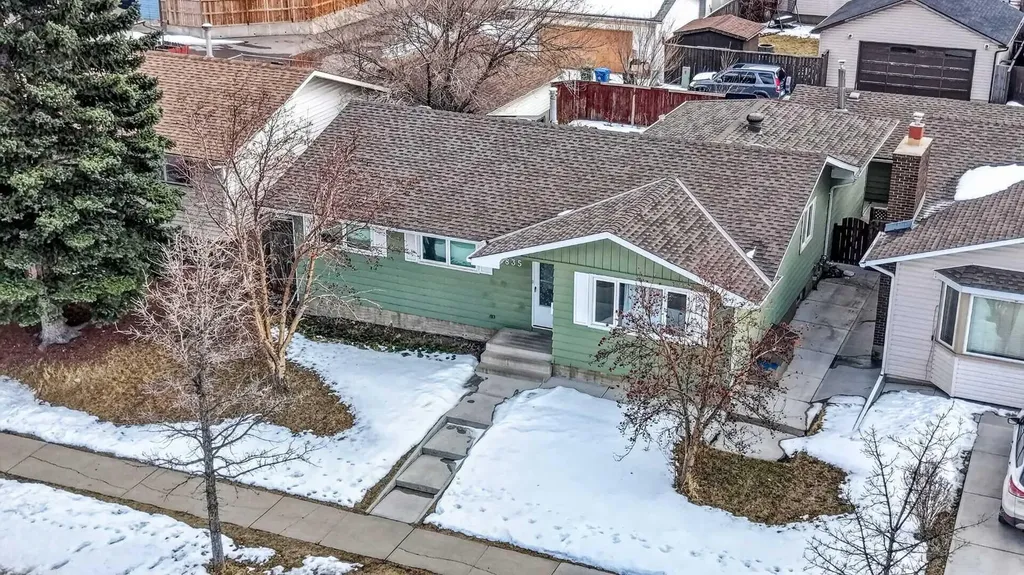 5835 28 Avenue NE Calgary AB T1Y 2E4