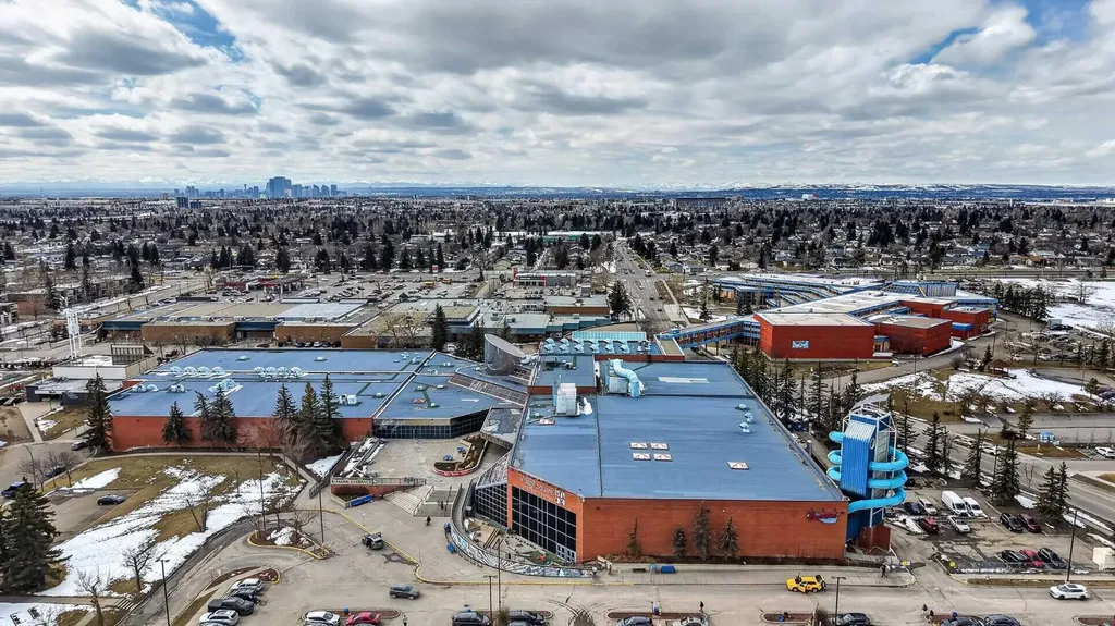 5835 28 Avenue NE Calgary AB T1Y 2E4