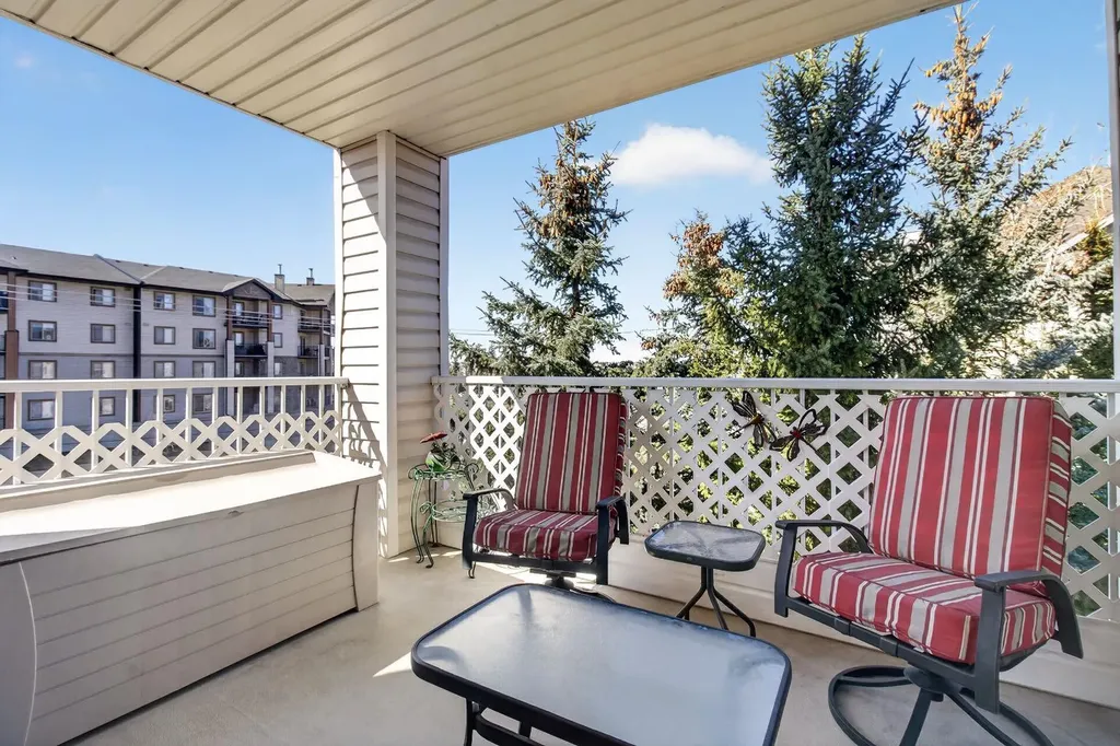 16320 24 Street SW Calgary AB T2Y4T7