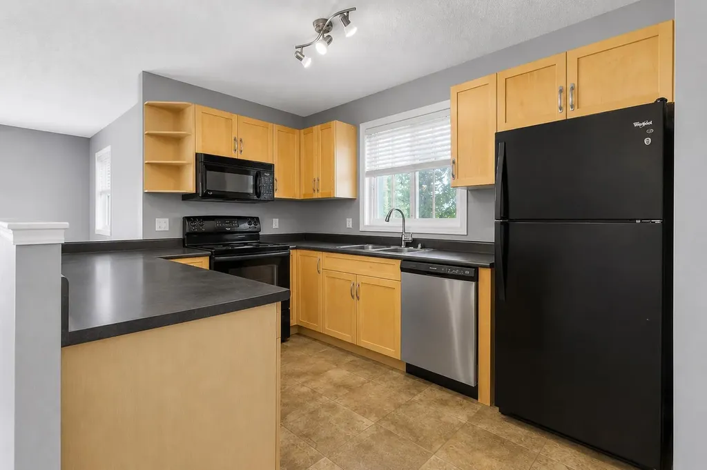 16320 24 Street SW Calgary AB T2Y4T7