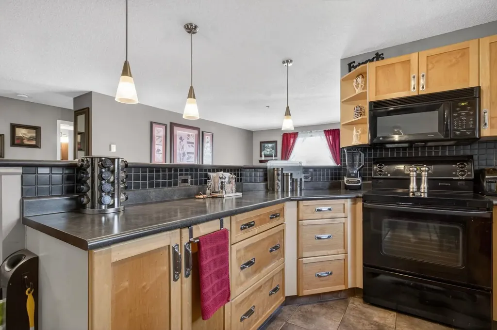 16320 24 Street SW Calgary AB T2Y4T7