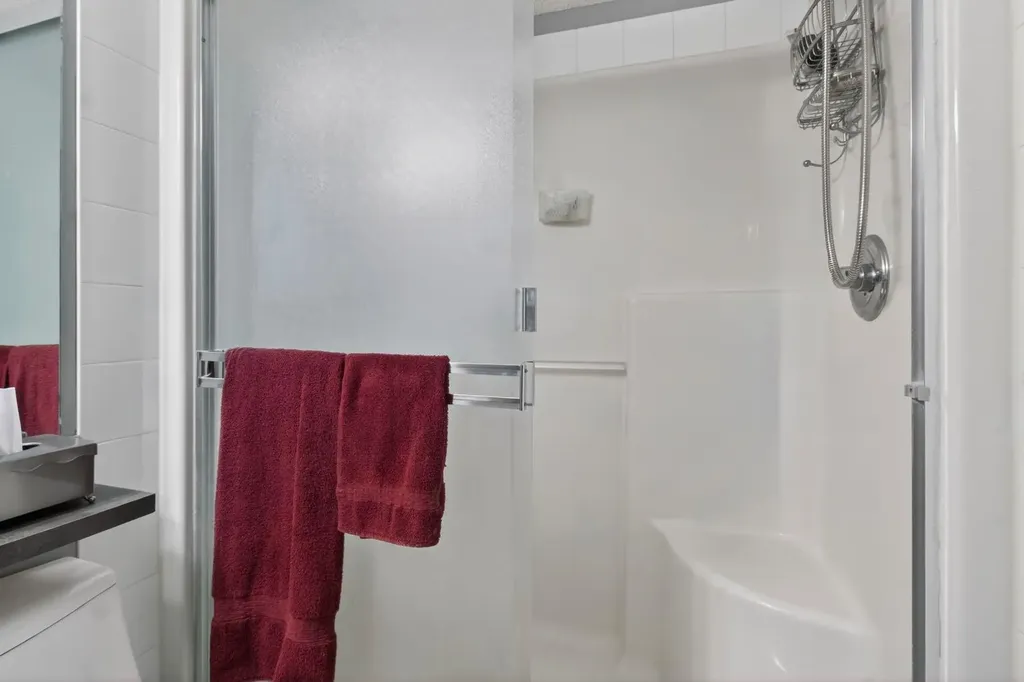 16320 24 Street SW Calgary AB T2Y4T7