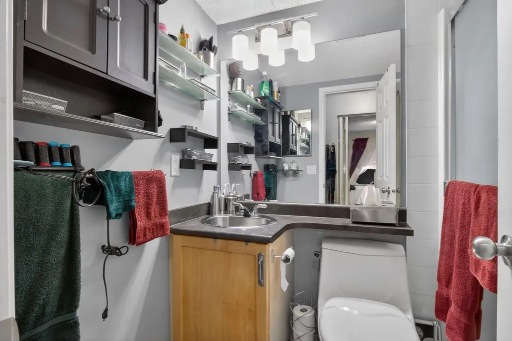 16320 24 Street SW Calgary AB T2Y4T7