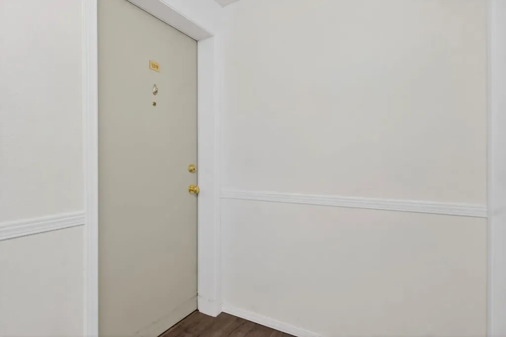 16320 24 Street SW Calgary AB T2Y4T7