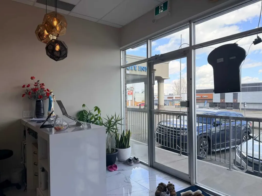 123 Macleod Trail Calgary AB T2G 0A5