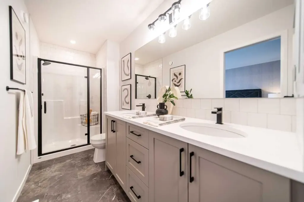 61 Aquila Terrace NW Calgary AB T3R2N8