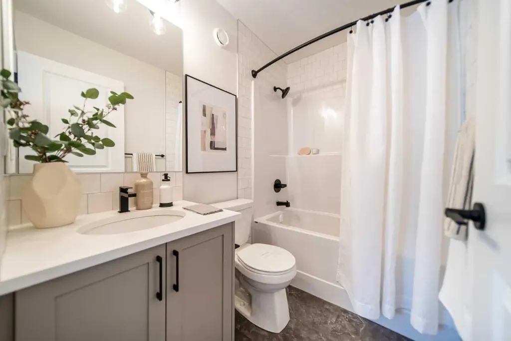 61 Aquila Terrace NW Calgary AB T3R2N8