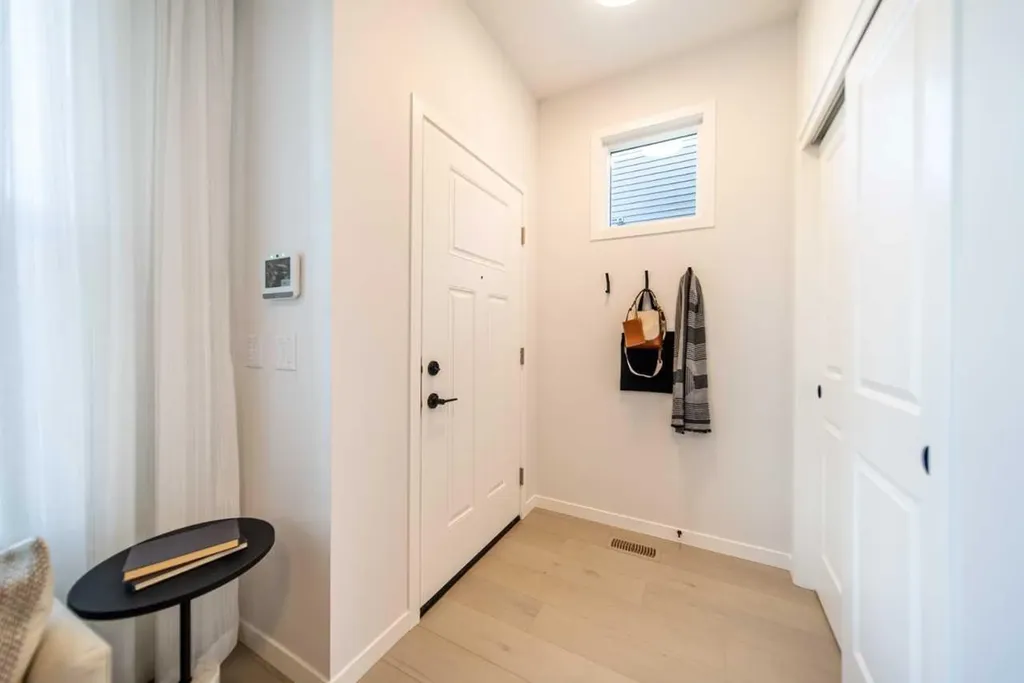 61 Aquila Terrace NW Calgary AB T3R2N8