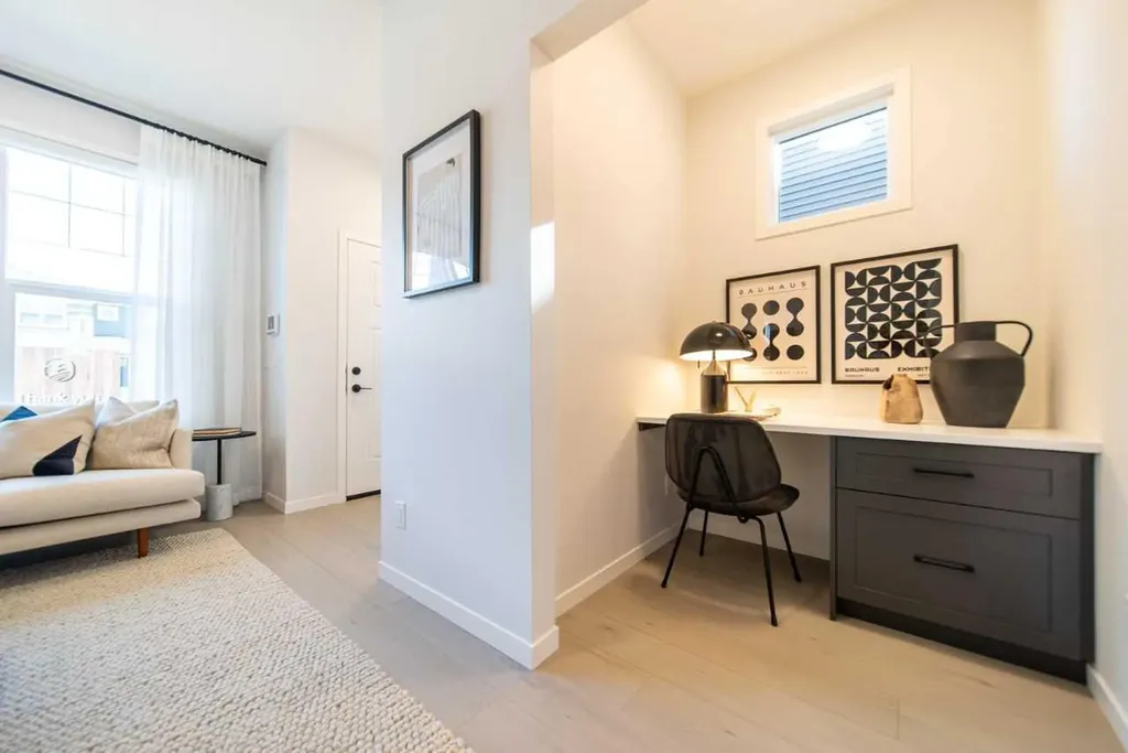 61 Aquila Terrace NW Calgary AB T3R2N8