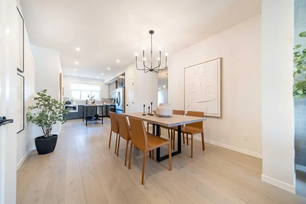 61 Aquila Terrace NW Calgary AB T3R2N8