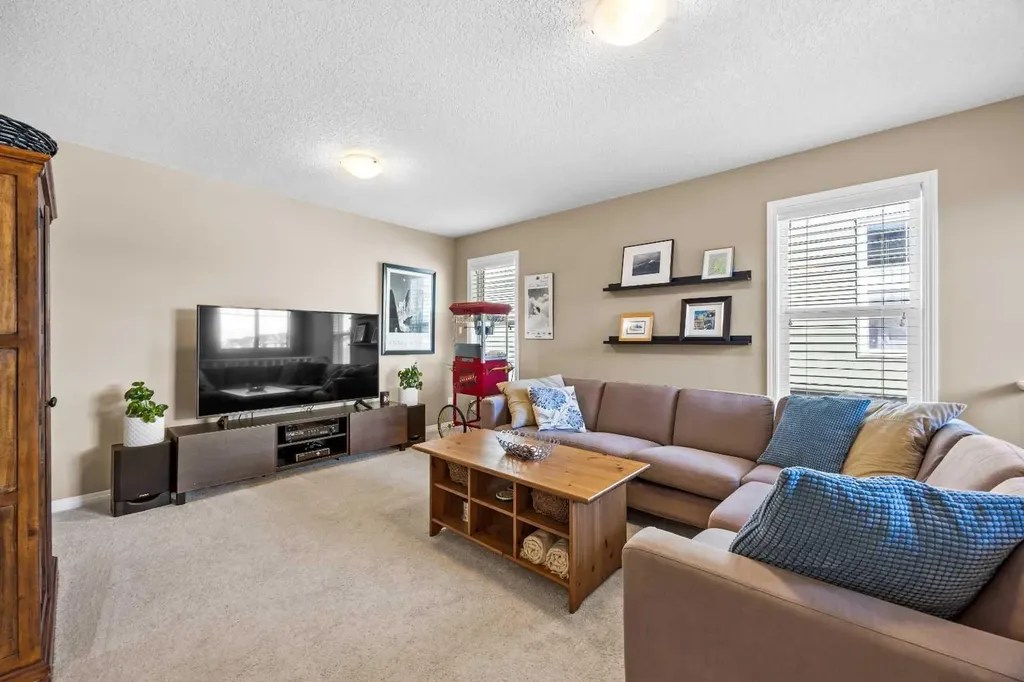 211 Mountainview Drive Okotoks AB T1S 0L6