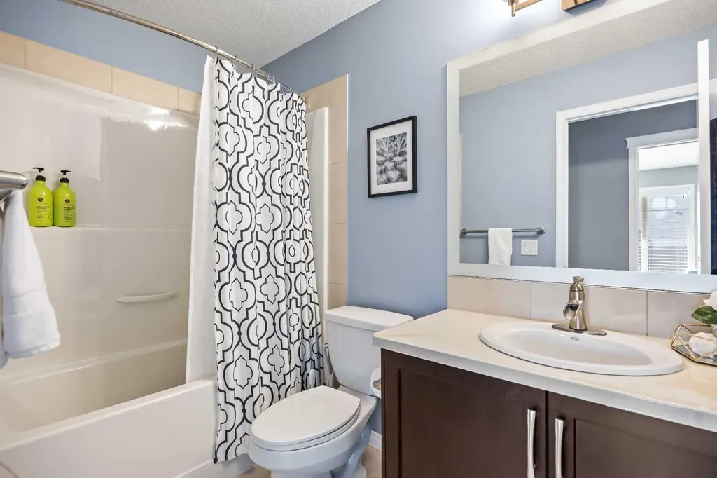 211 Mountainview Drive Okotoks AB T1S 0L6