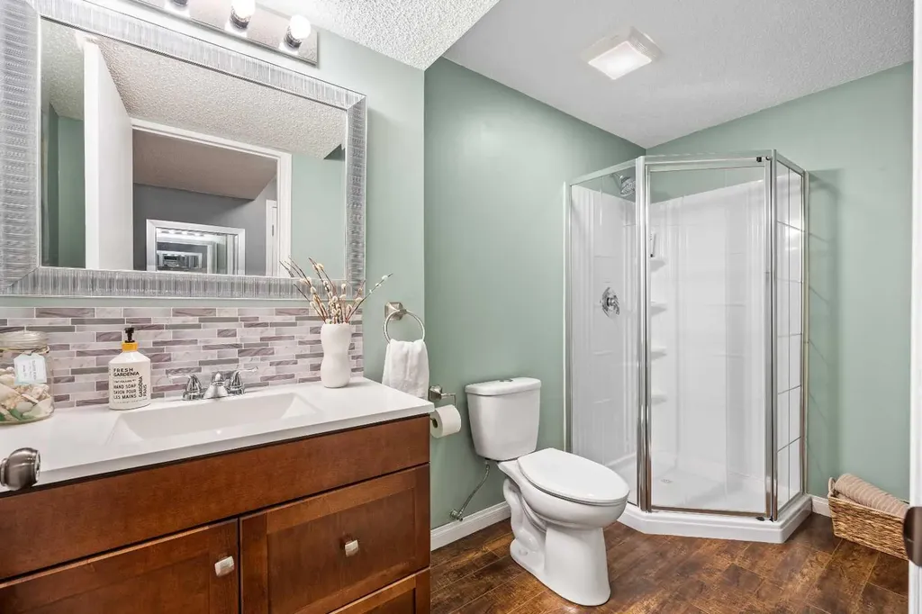 211 Mountainview Drive Okotoks AB T1S 0L6
