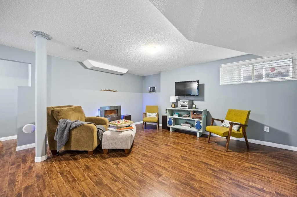 211 Mountainview Drive Okotoks AB T1S 0L6