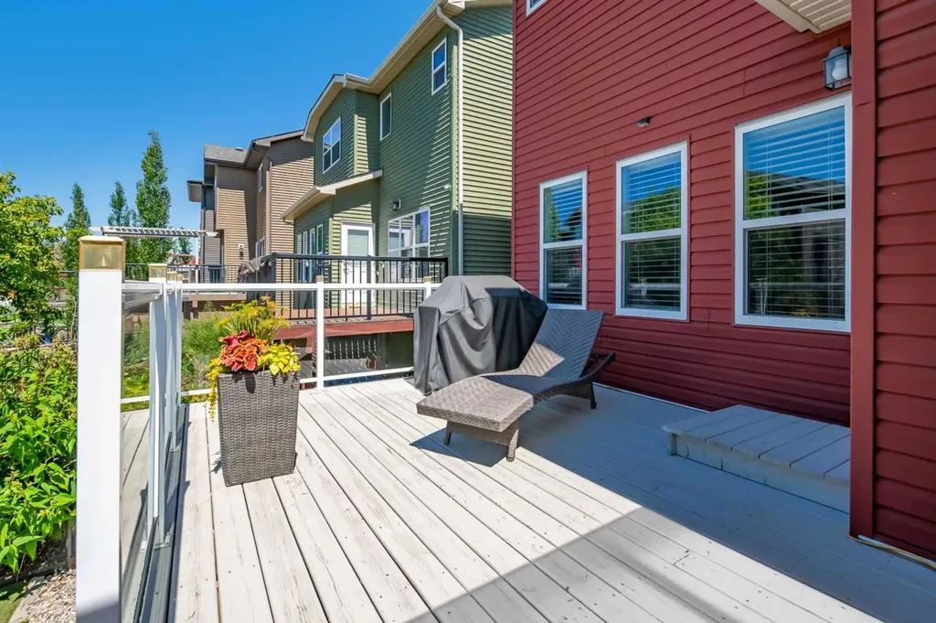 211 Mountainview Drive Okotoks AB T1S 0L6