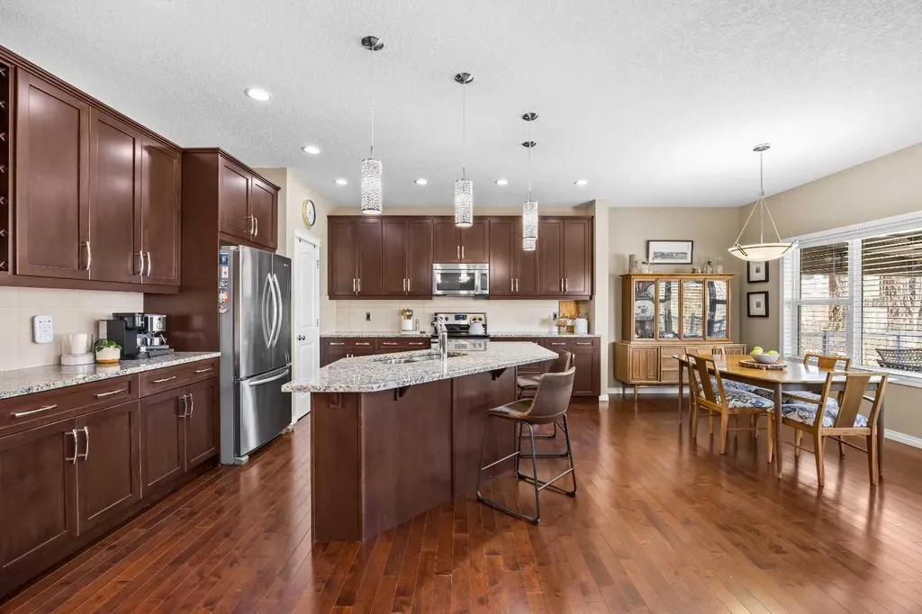 211 Mountainview Drive Okotoks AB T1S 0L6