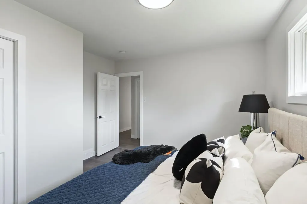 9608 5 Street SE Calgary AB T2J 1K6
