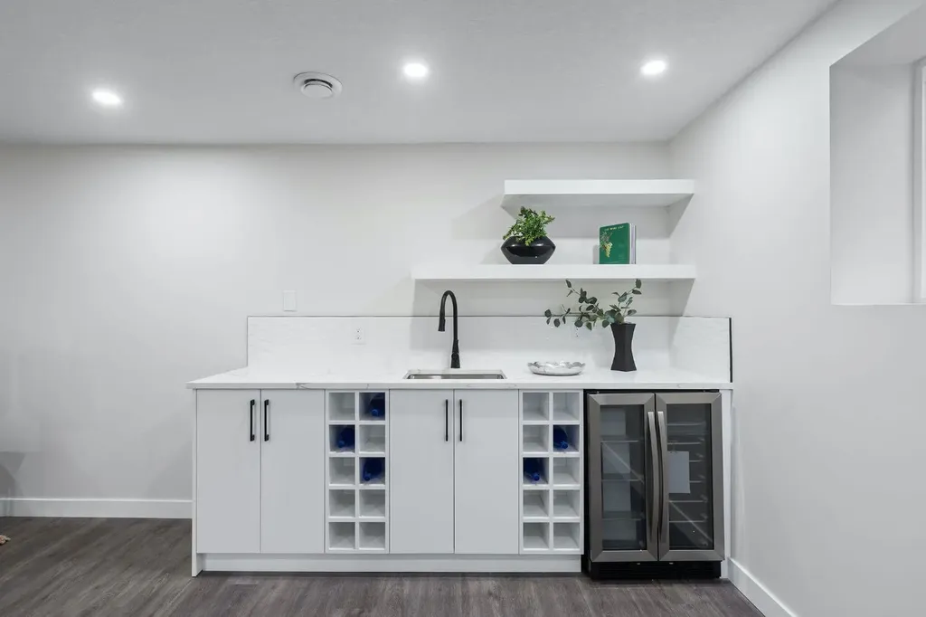 9608 5 Street SE Calgary AB T2J 1K6