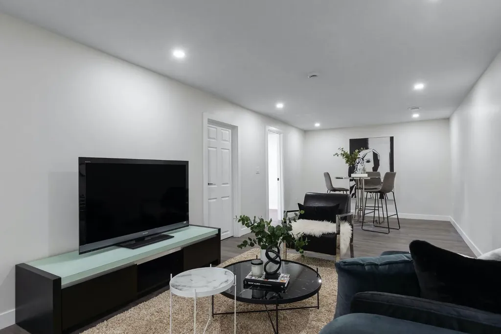 9608 5 Street SE Calgary AB T2J 1K6