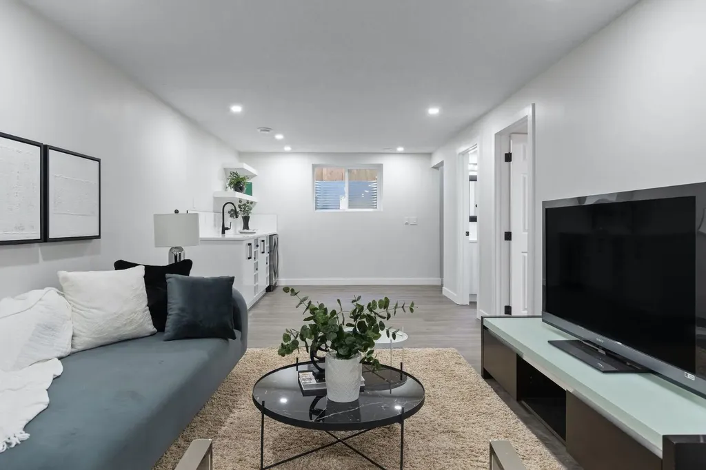 9608 5 Street SE Calgary AB T2J 1K6