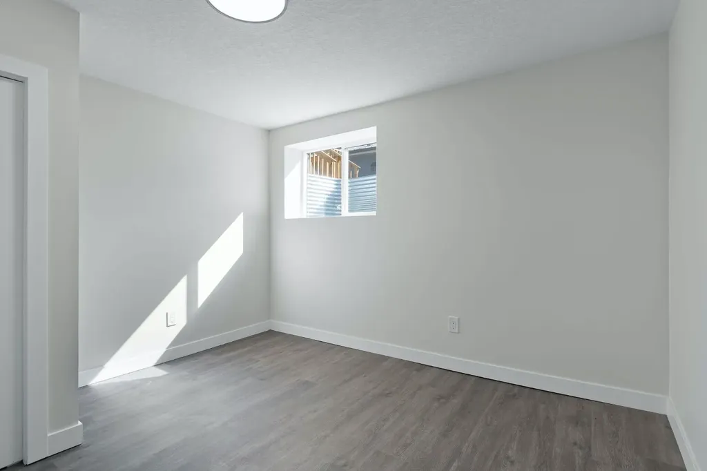 9608 5 Street SE Calgary AB T2J 1K6