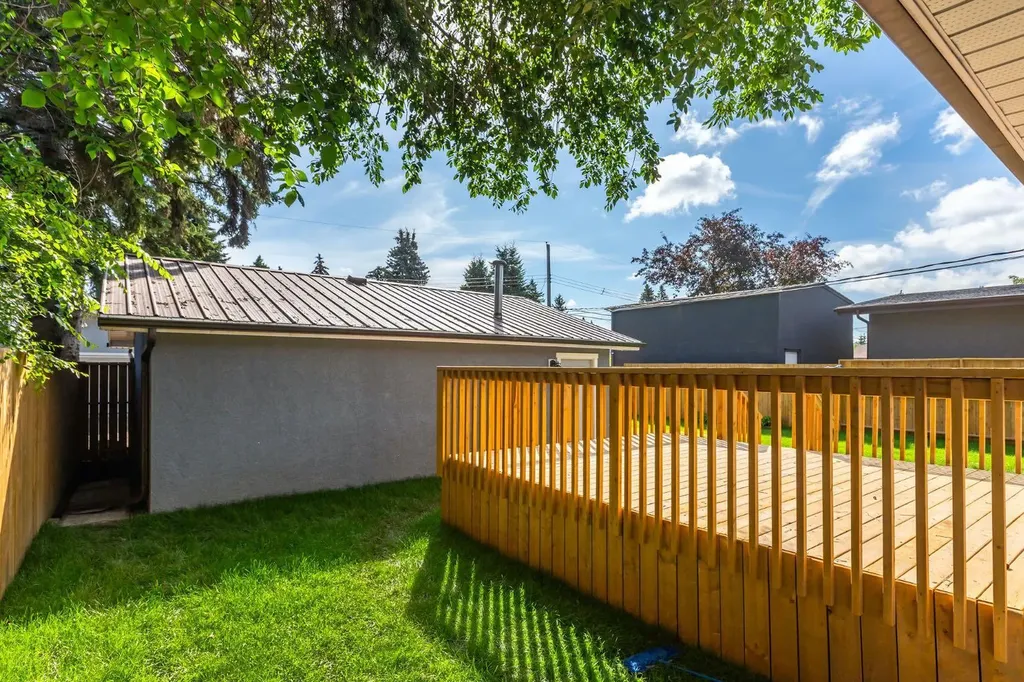 9608 5 Street SE Calgary AB T2J 1K6