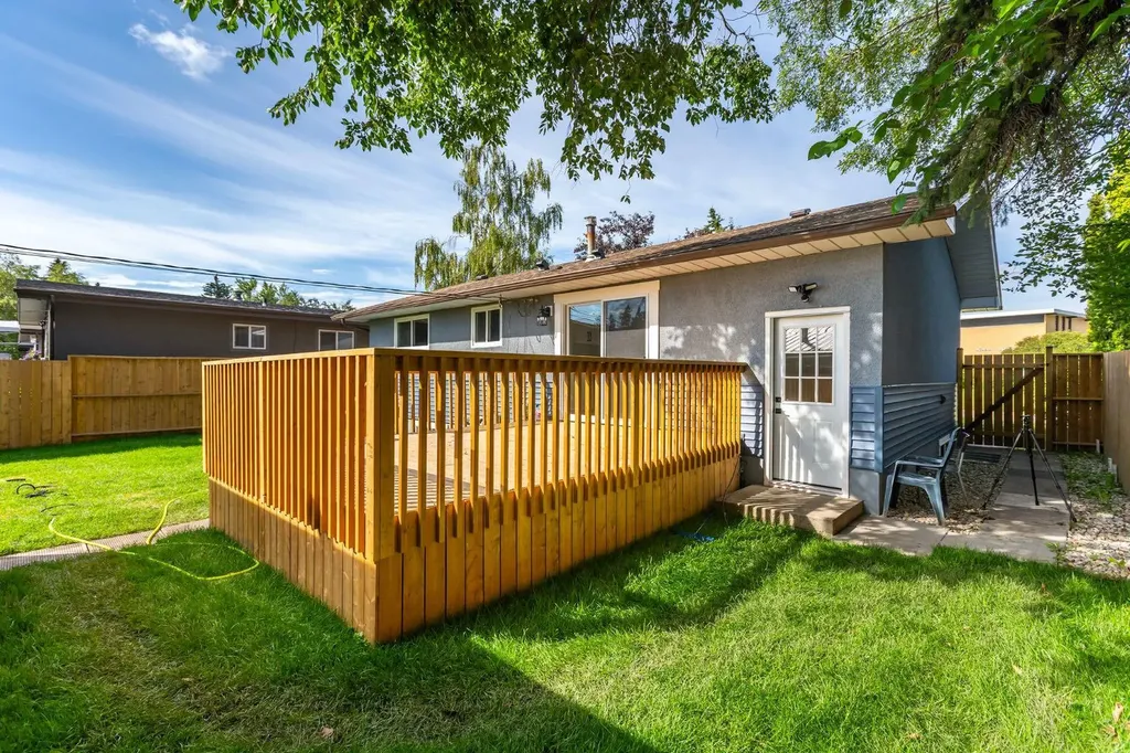 9608 5 Street SE Calgary AB T2J 1K6