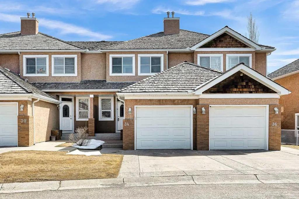 34 Royal Manor NW Calgary AB T3G 5T7