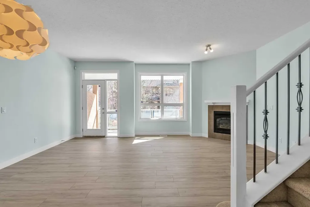 34 Royal Manor NW Calgary AB T3G 5T7