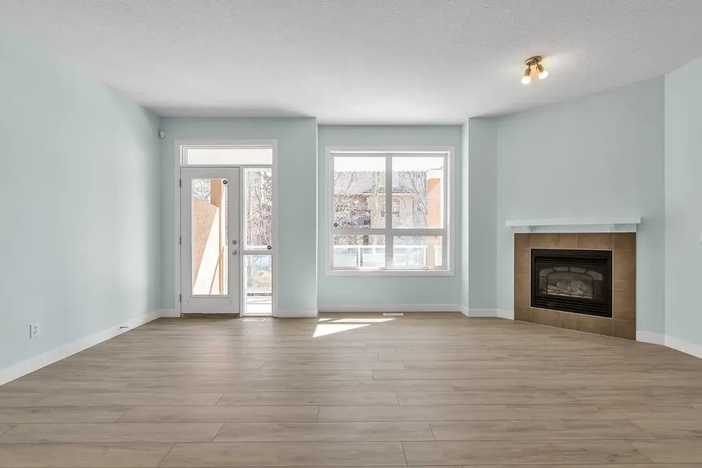 34 Royal Manor NW Calgary AB T3G 5T7