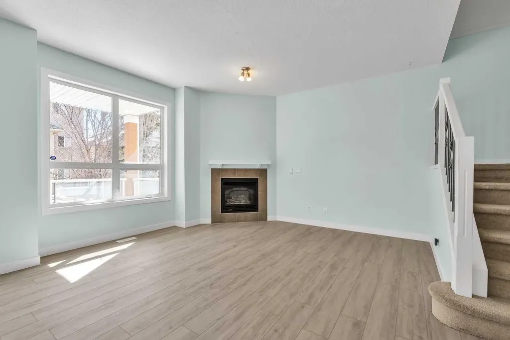 34 Royal Manor NW Calgary AB T3G 5T7