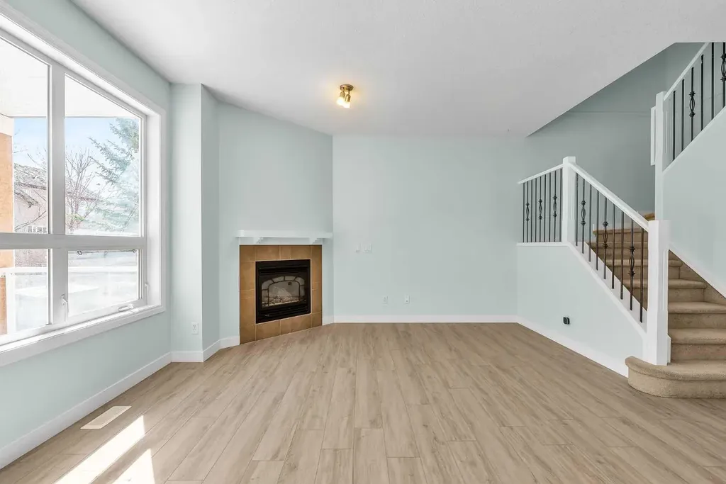 34 Royal Manor NW Calgary AB T3G 5T7