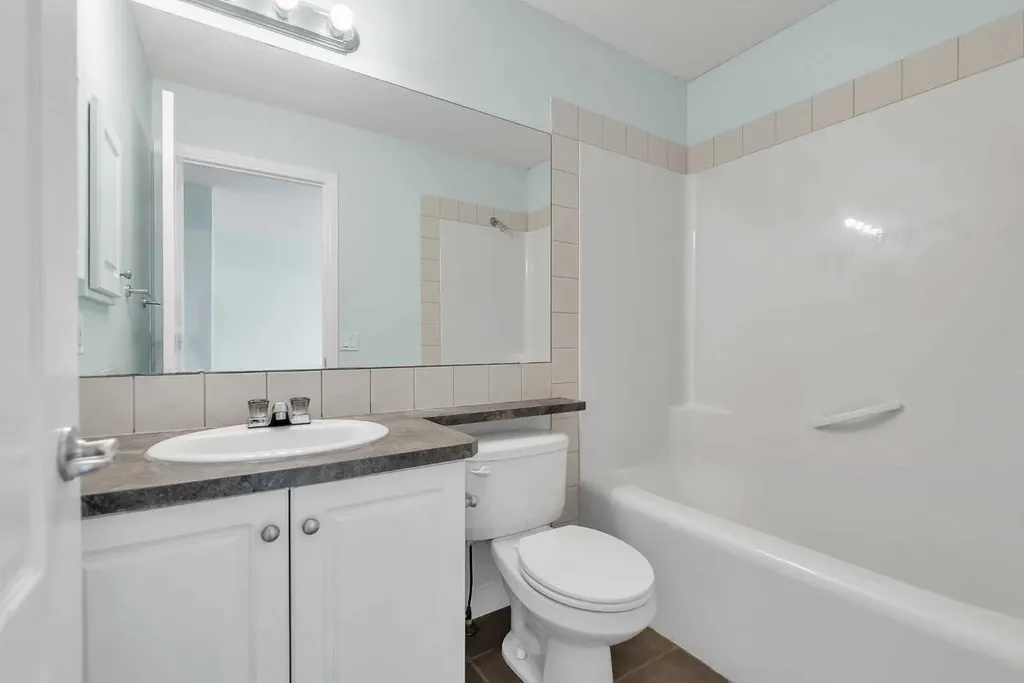 34 Royal Manor NW Calgary AB T3G 5T7