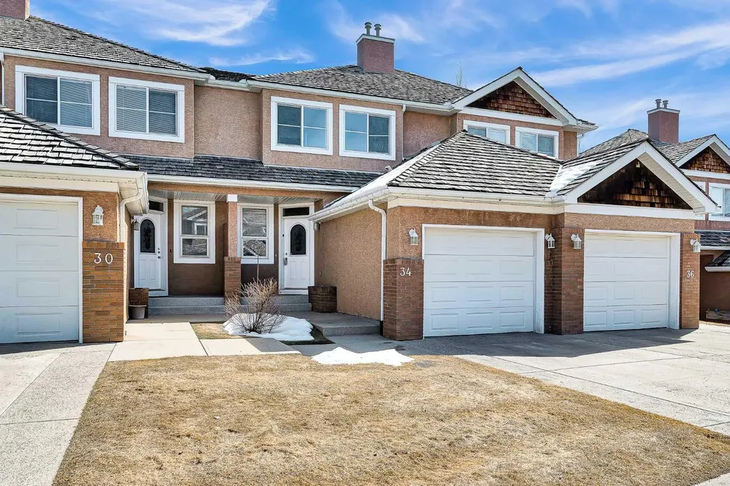 34 Royal Manor NW Calgary AB T3G 5T7