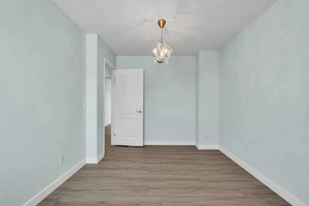 34 Royal Manor NW Calgary AB T3G 5T7