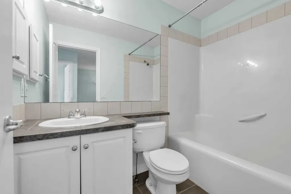 34 Royal Manor NW Calgary AB T3G 5T7