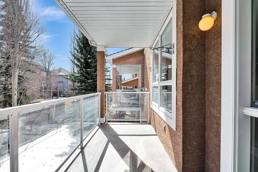34 Royal Manor NW Calgary AB T3G 5T7