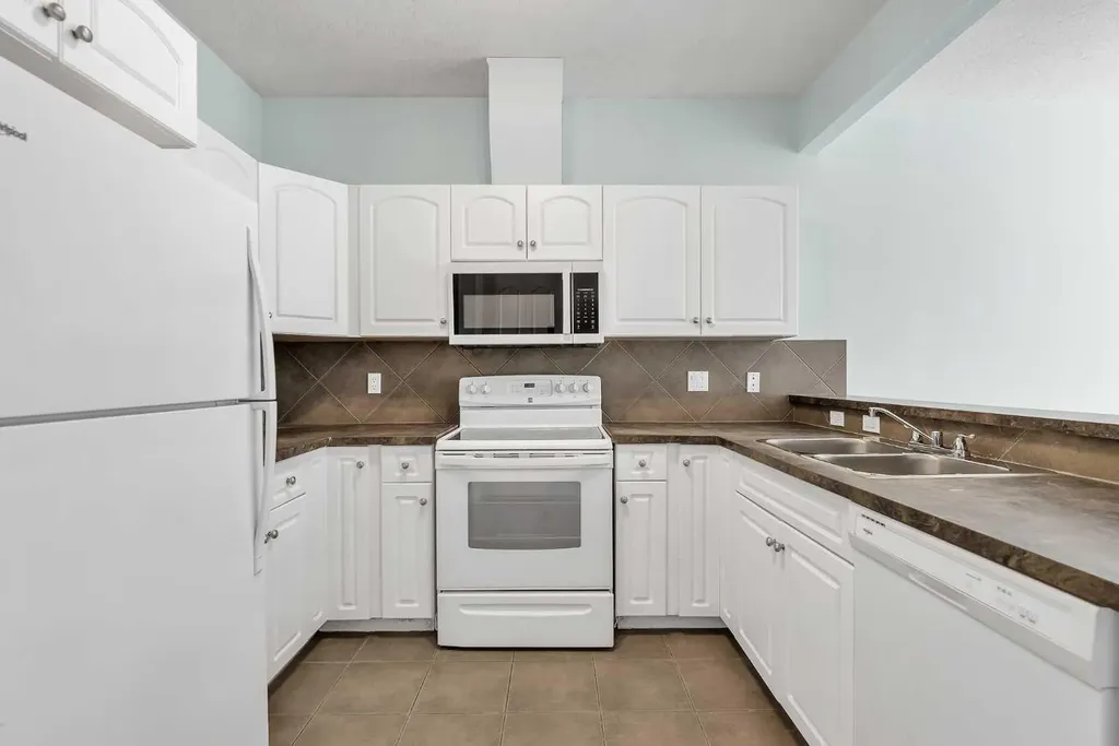 34 Royal Manor NW Calgary AB T3G 5T7