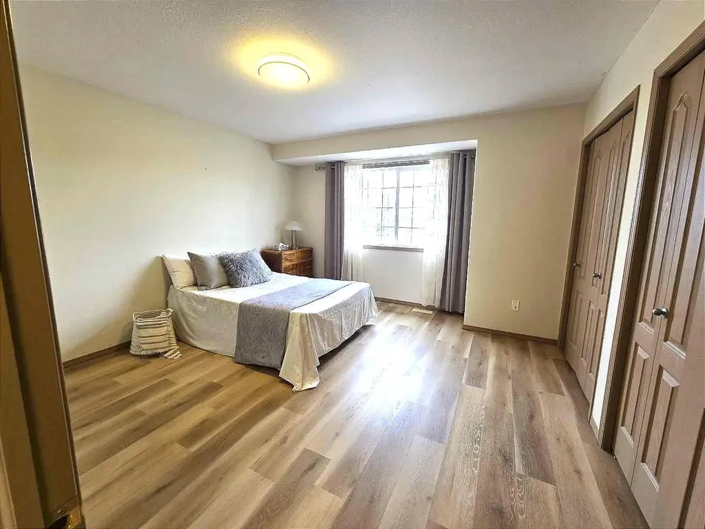 22 Arthur Close Red Deer AB T4R 3M6