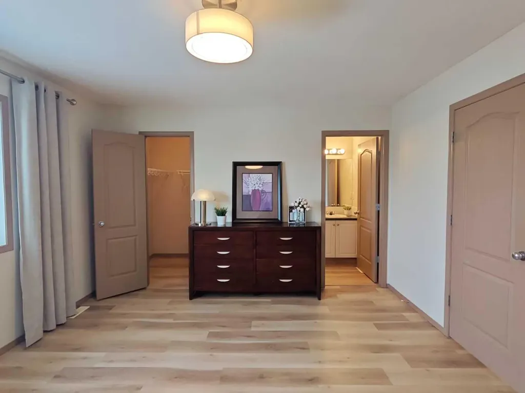 22 Arthur Close Red Deer AB T4R 3M6