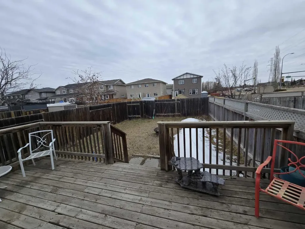 22 Arthur Close Red Deer AB T4R 3M6
