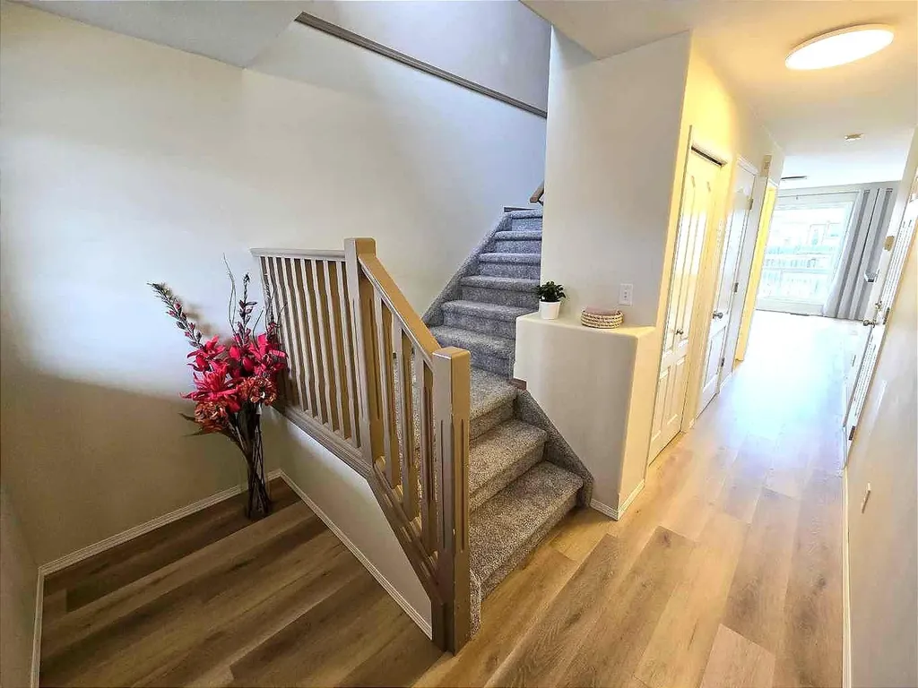 22 Arthur Close Red Deer AB T4R 3M6