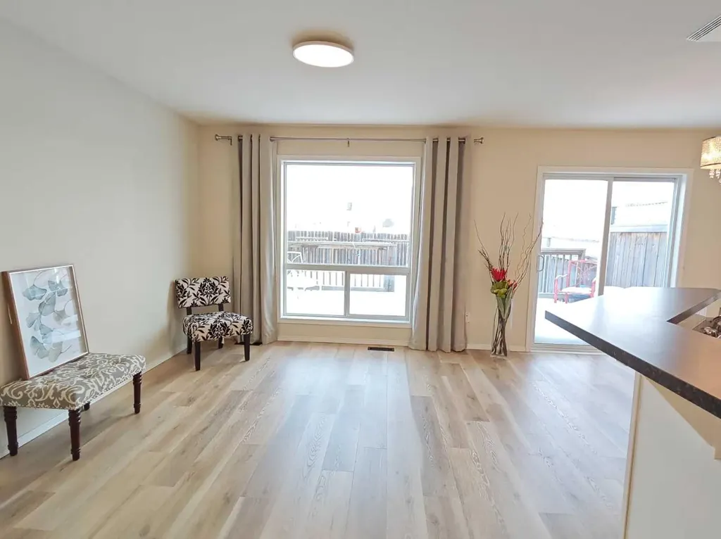 22 Arthur Close Red Deer AB T4R 3M6